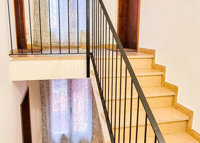 Ecorooms 3* פררה